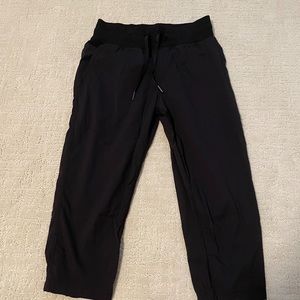 Lululemon cropped pants with drawstring size 4